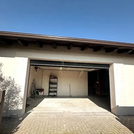 Minimal Design Free Parking Garden *