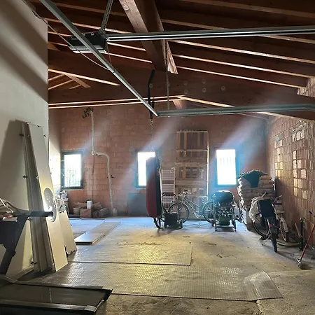 Minimal Design Free Parking Garden Palazzina (Emilia-Romagna)