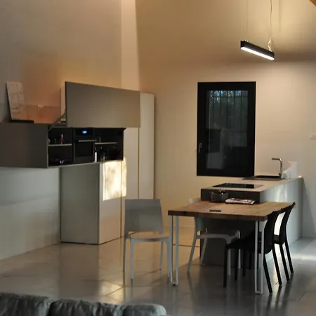 Minimal Design Free Parking Garden * Palazzina (Emilia-Romagna)