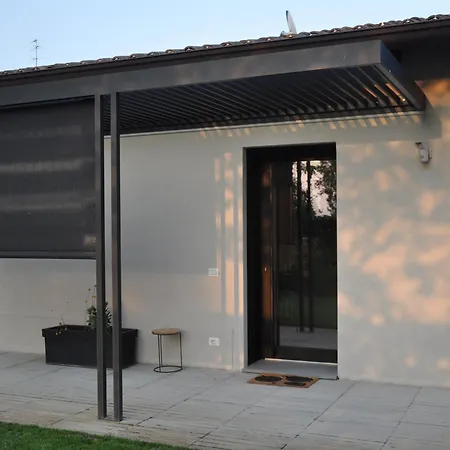 Minimal Design Free Parking Garden וילה *