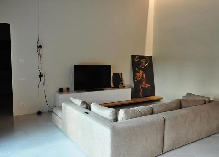 Minimal Design Free Parking Garden Villa *