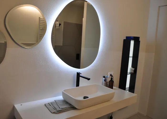 Minimal Design Free Parking Garden