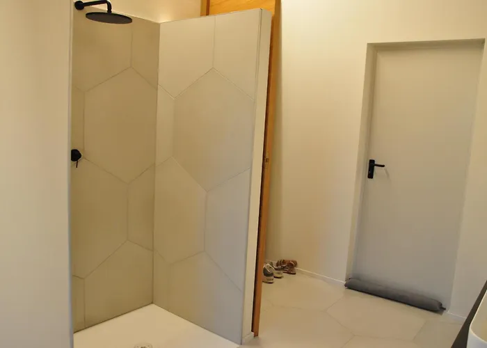 Minimal Design Free Parking Garden Willa *