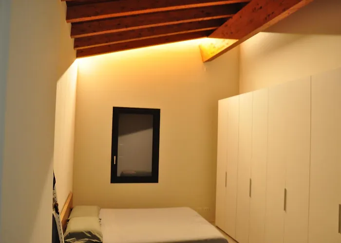 Minimal Design Free Parking Garden Villa